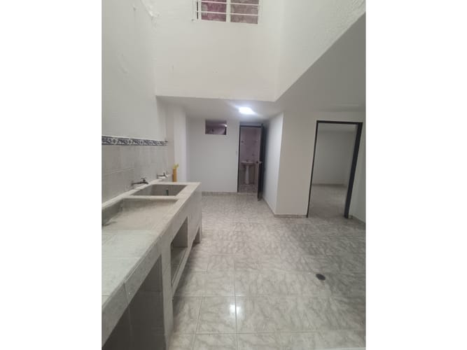 Casa de 7 alcobas en venta en Los Guayacanes, Cali, 220 m² · foto 4 de 24
