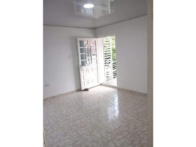 Casa de 7 alcobas en venta en Los Guayacanes, Cali, 220 m² · foto 7 de 24