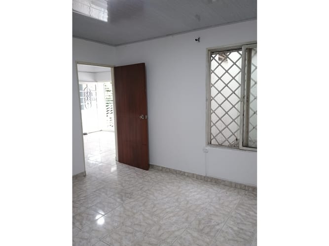 Casa de 7 alcobas en venta en Los Guayacanes, Cali, 220 m² · foto 8 de 24