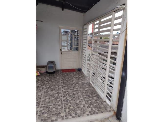 Casa de 7 alcobas en venta en Los Guayacanes, Cali, 220 m² · foto 15 de 24
