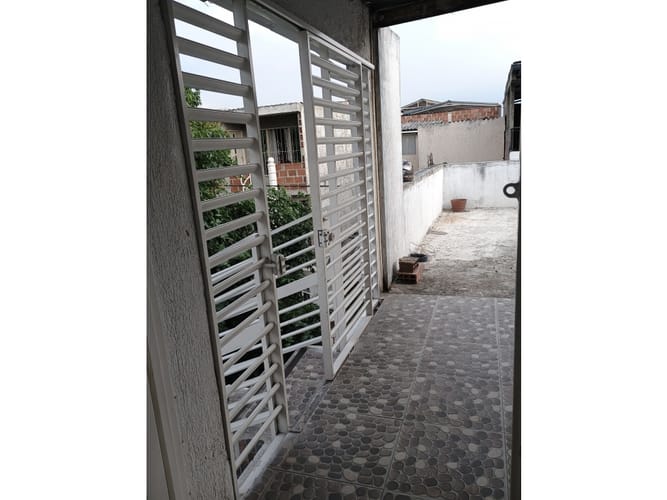 Casa de 7 alcobas en venta en Los Guayacanes, Cali, 220 m² · foto 21 de 24