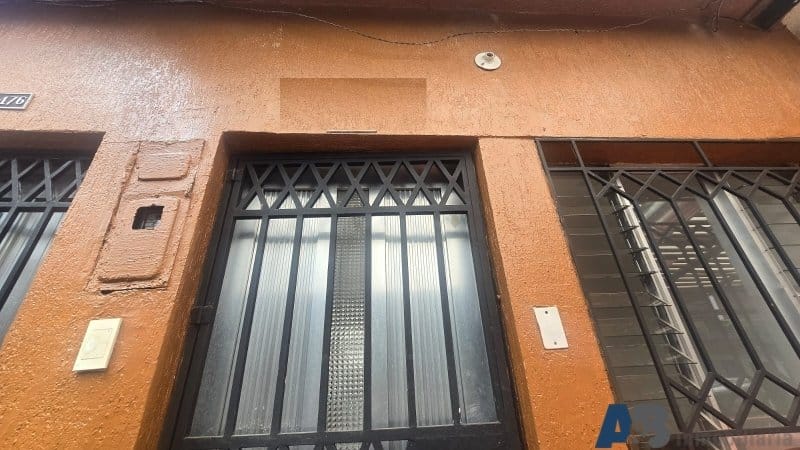 Casa de 3 alcobas en venta en Cataluña, Medellín, 116 m² · foto 2 de 16