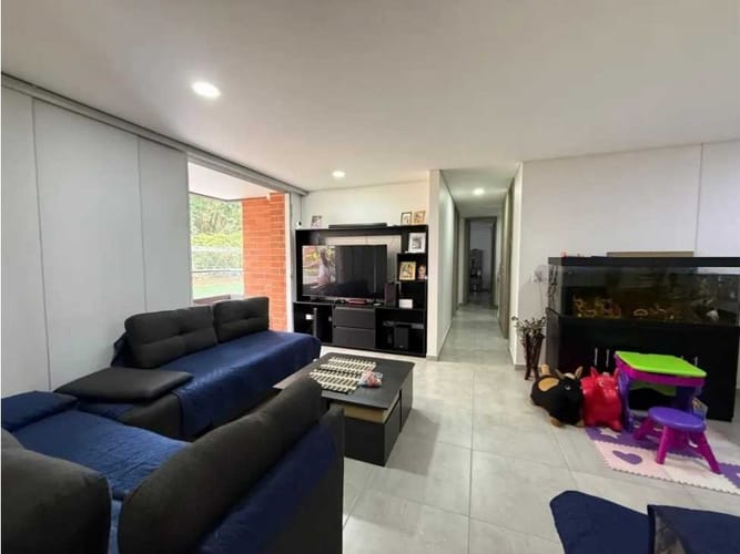 Apartamento de 3 alcobas en venta en Viviendas Del Sur, Medellín, 126 m² · foto 3 de 24