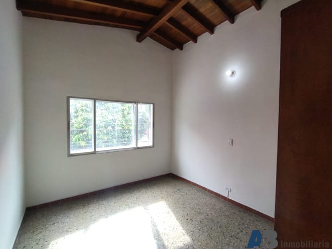 Casa de 3 alcobas en venta en Cataluña, Medellín, 220 m² · foto 5 de 20