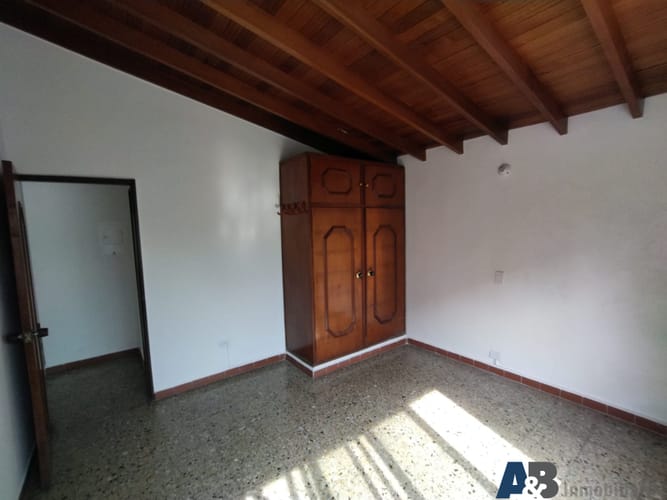 Casa de 3 alcobas en venta en Cataluña, Medellín, 220 m² · foto 9 de 20