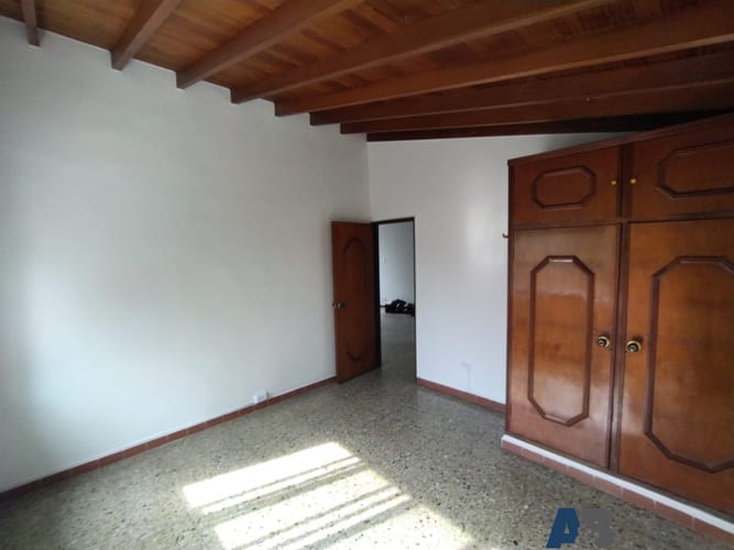 Casa de 3 alcobas en venta en Cataluña, Medellín, 220 m² · foto 10 de 20