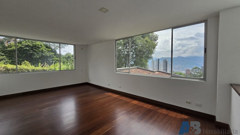 Casa de 4 alcobas en venta en San Lucas, Medellín, 340 m² · foto 16 de 24