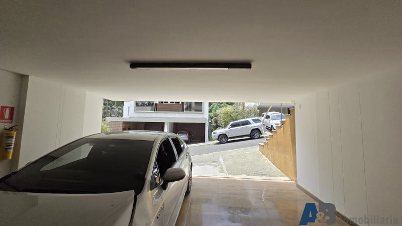 Casa de 4 alcobas en venta en San Lucas, Medellín, 340 m² · foto 19 de 24