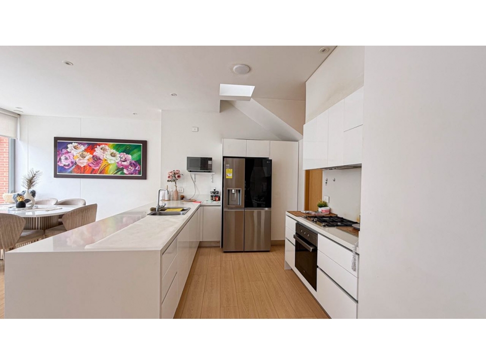 Apartamento en venta en Chico, Bogotá · foto 2 de 16