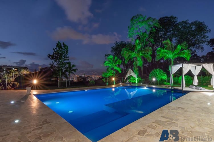 Casa de 6 alcobas en venta en Loma Del Escobero, Envigado · foto 6 de 21