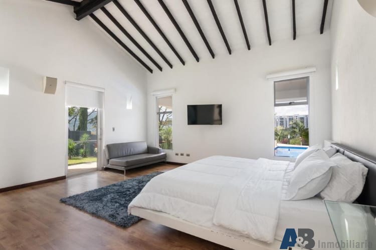 Casa de 6 alcobas en venta en Loma Del Escobero, Envigado · foto 7 de 21