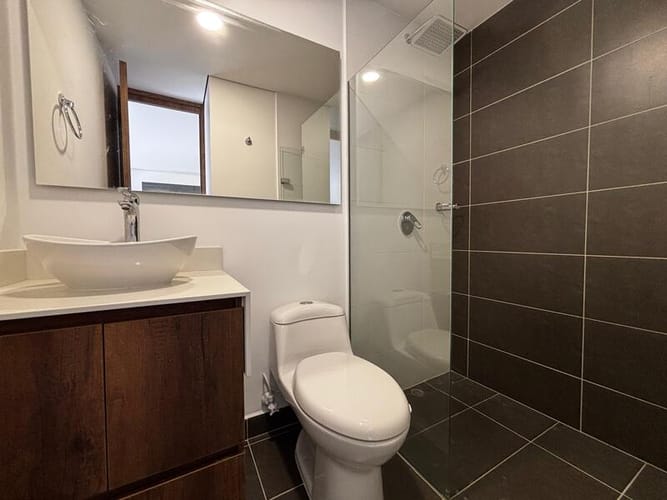 Apartaestudio en arriendo en Villa Carlota, Medellín, 53 m² · foto 5 de 8
