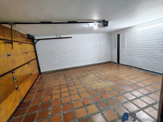 Casa de 4 alcobas en venta en La Florida, Medellín, 345 m² · foto 4 de 22