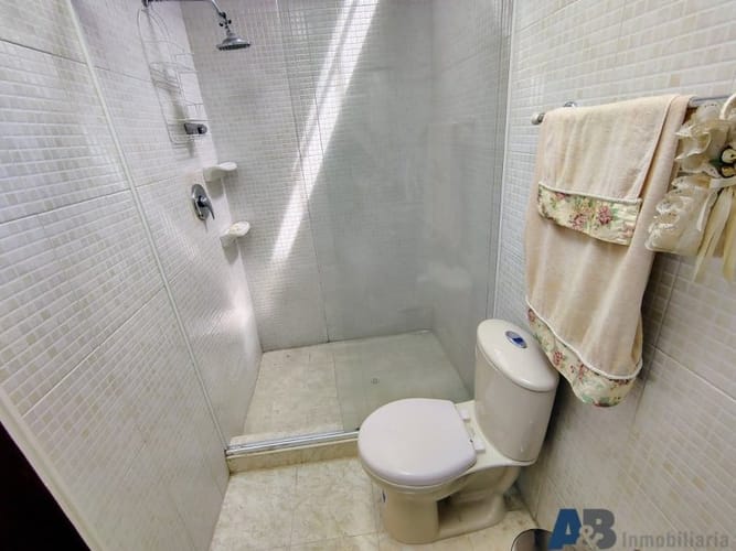 Casa de 4 alcobas en venta en La Florida, Medellín, 345 m² · foto 7 de 22