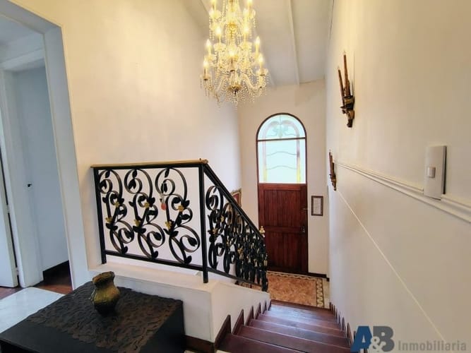 Casa de 4 alcobas en venta en La Florida, Medellín, 345 m² · foto 8 de 22