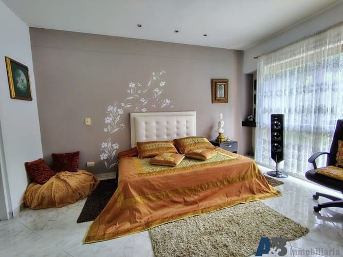 Casa de 4 alcobas en venta en La Florida, Medellín, 345 m² · foto 11 de 22