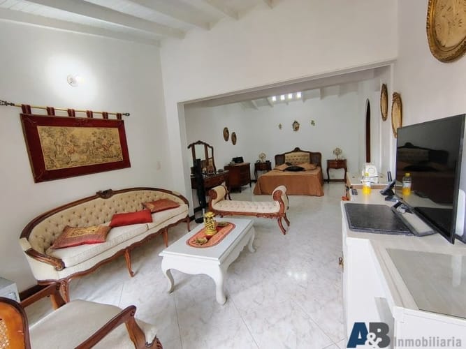 Casa de 4 alcobas en venta en La Florida, Medellín, 345 m² · foto 15 de 22