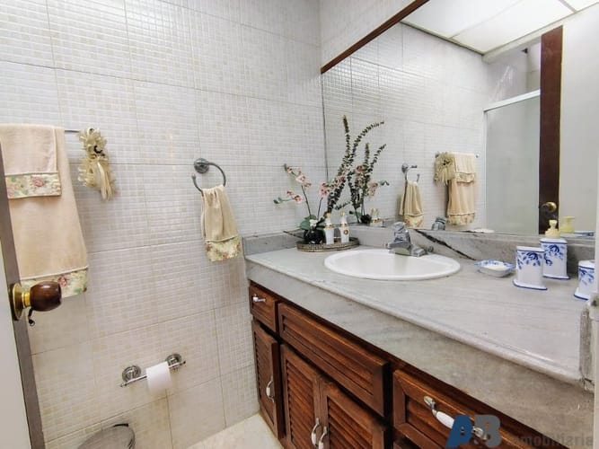Casa de 4 alcobas en venta en La Florida, Medellín, 345 m² · foto 17 de 22