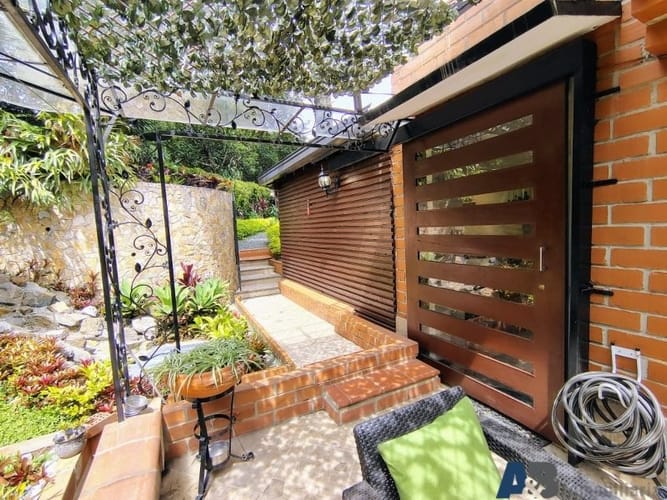 Casa de 4 alcobas en venta en La Florida, Medellín, 345 m² · foto 18 de 22