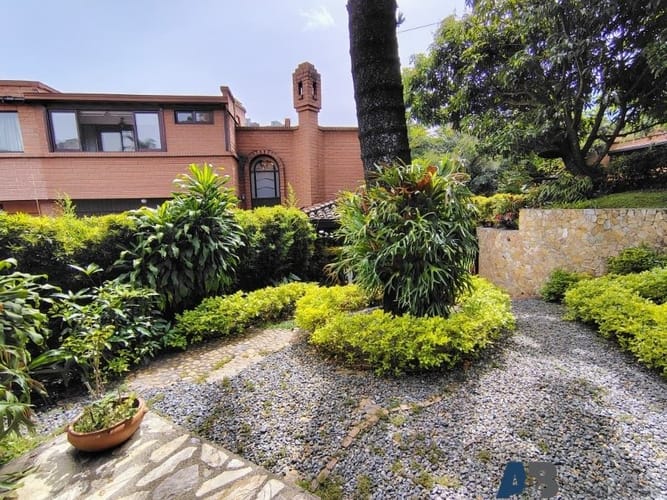 Casa de 4 alcobas en venta en La Florida, Medellín, 345 m² · foto 19 de 22