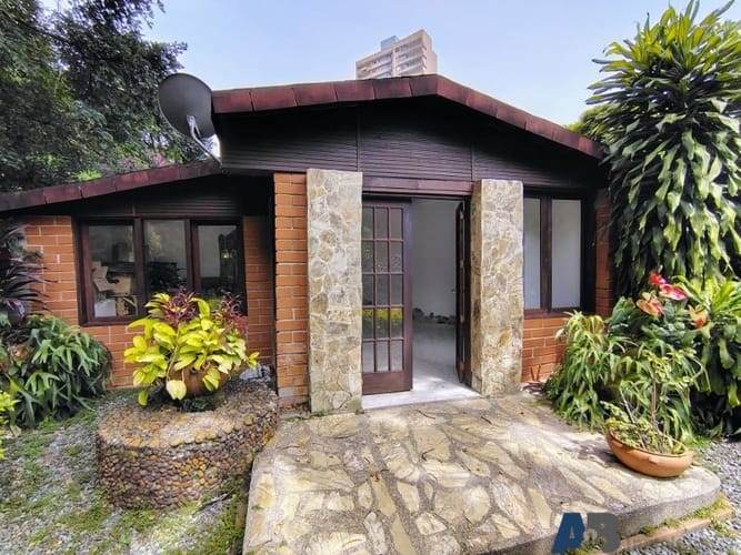 Casa de 4 alcobas en venta en La Florida, Medellín, 345 m² · foto 20 de 22