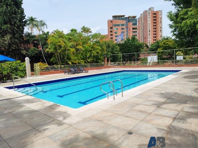 Casa de 4 alcobas en venta en La Florida, Medellín, 345 m² · foto 21 de 22
