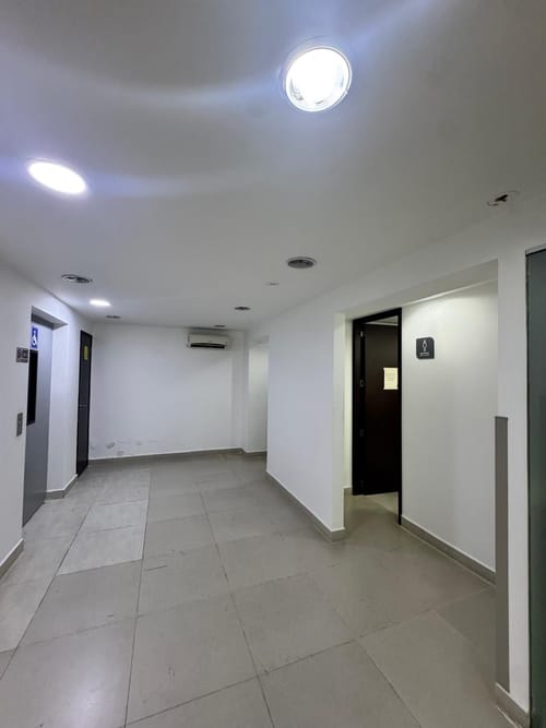 Edificio en arriendo en Santa Monica, Cali, 1000 m² · foto 18 de 24