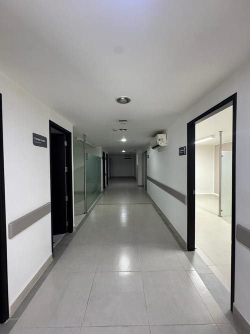 Edificio en arriendo en Santa Monica, Cali, 1000 m² · foto 10 de 24