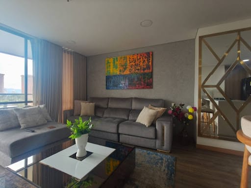 Apartamento de 2 alcobas en venta en El Poblado, Medellín, 91 m² · foto 2 de 15