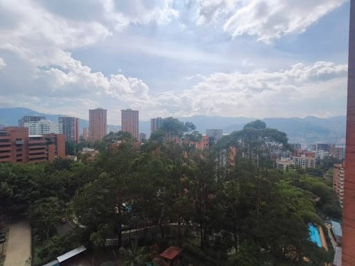 Apartamento de 2 alcobas en venta en El Poblado, Medellín, 91 m² · foto 14 de 15
