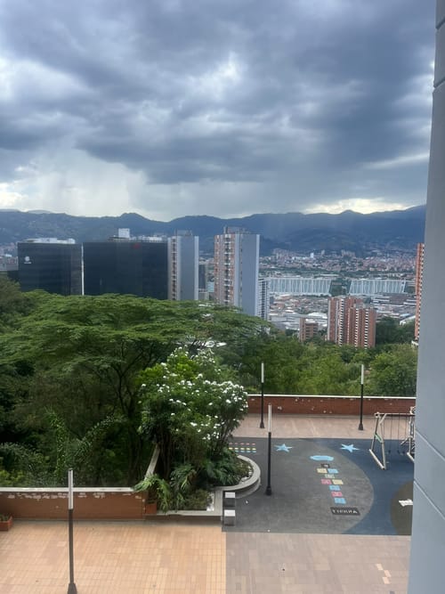 Apartamento de 3 alcobas en arriendo en El Poblado, Medellín, 96 m² · foto 10 de 15