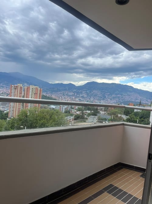 Apartamento de 3 alcobas en arriendo en El Poblado, Medellín, 96 m² · foto 12 de 15
