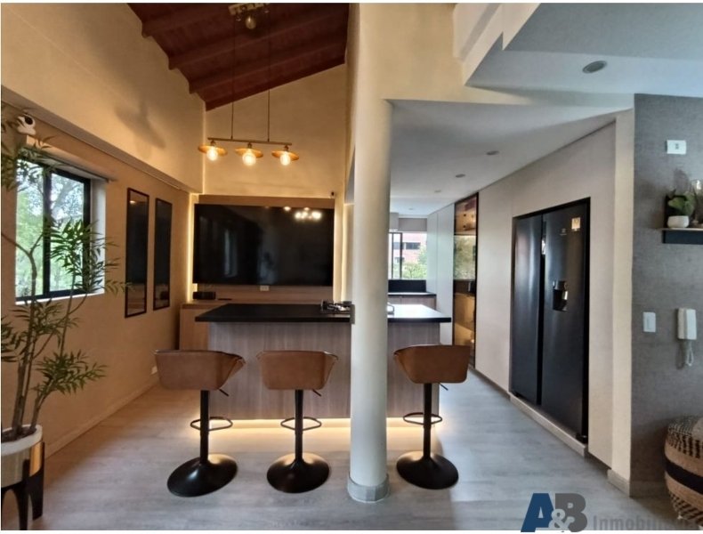 Apartamento en arriendo en El Poblado, Medellín · foto 2 de 14
