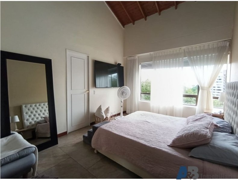 Apartamento en arriendo en El Poblado, Medellín · foto 8 de 14