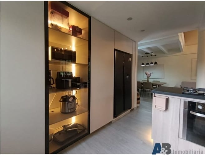 Apartamento de 4 alcobas en venta en El Diamante No. 2, Medellín, 105 m² · foto 5 de 14