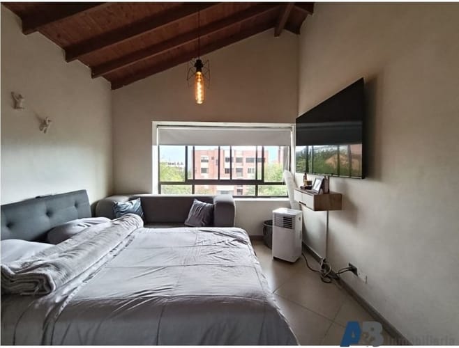 Apartamento de 4 alcobas en venta en El Diamante No. 2, Medellín, 105 m² · foto 9 de 14