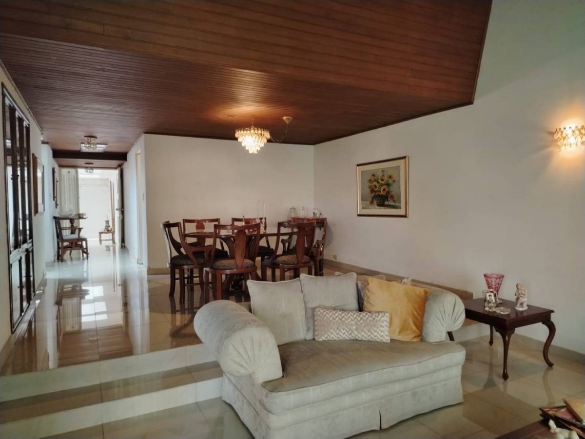 Casa en venta en Niza, Bogotá · foto 2 de 11