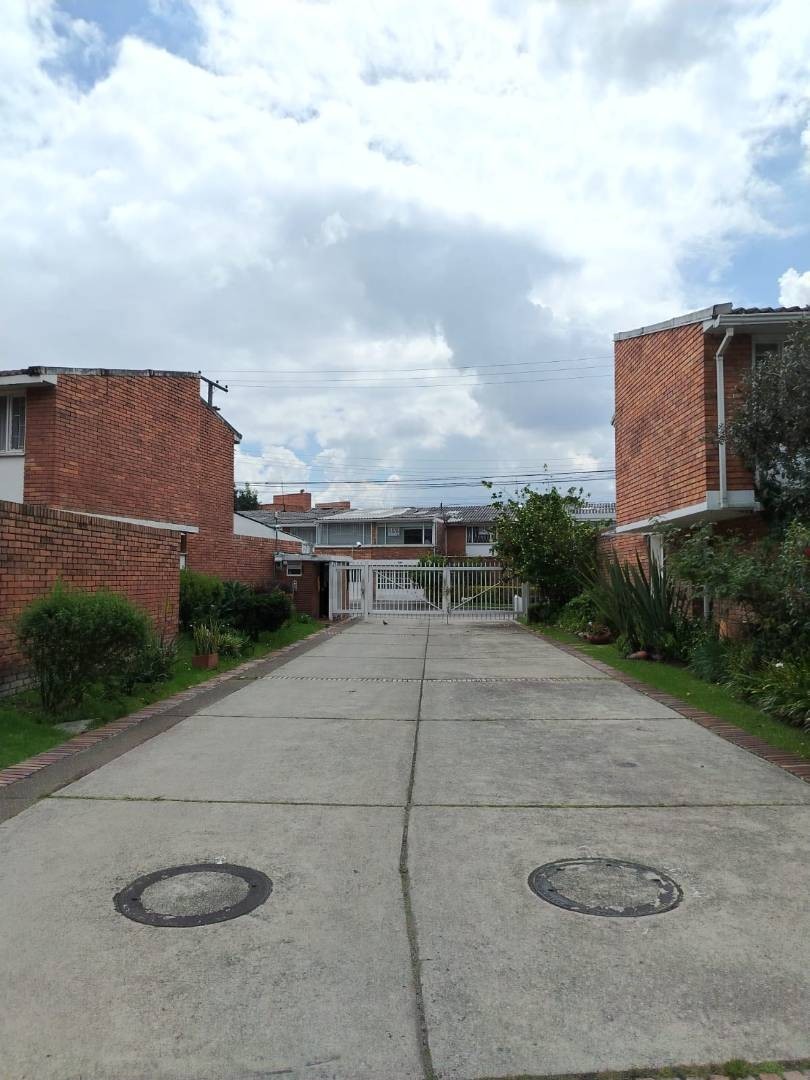 Casa en venta en Niza, Bogotá · foto 8 de 11