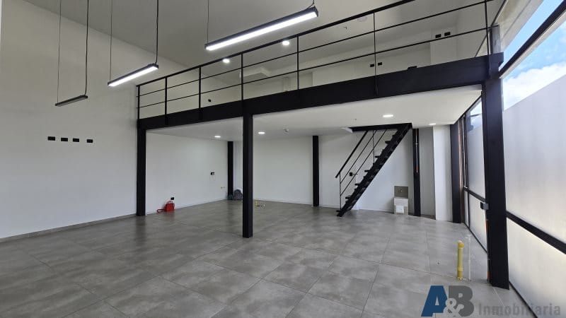 Local en venta en El Faro, Rionegro, 98 m² · foto 2 de 17