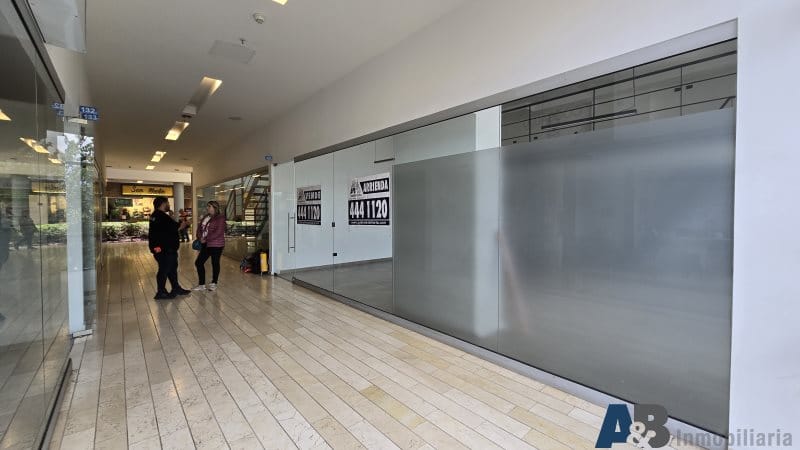 Local en venta en El Faro, Rionegro, 98 m² · foto 3 de 17