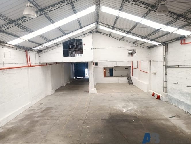 Bodega en venta en Villa Paula, Itagüí, 1370 m² · foto 3 de 21
