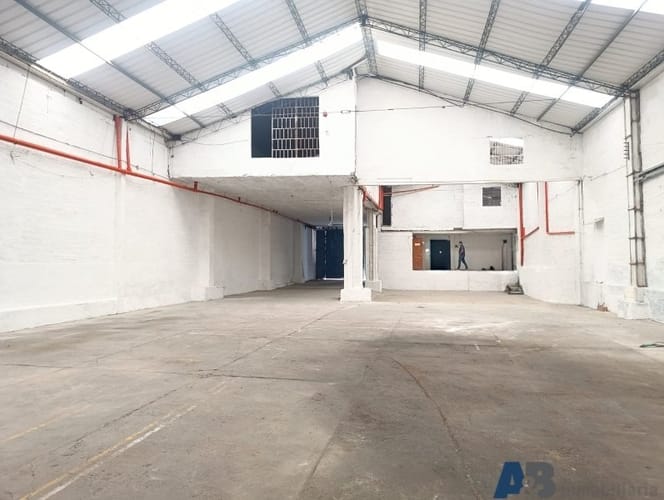 Bodega en venta en Villa Paula, Itagüí, 1370 m² · foto 4 de 21