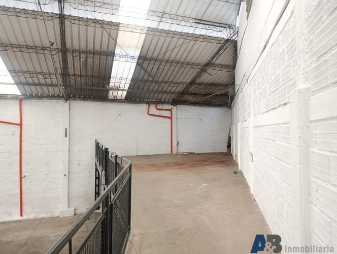 Bodega en venta en Villa Paula, Itagüí, 1370 m² · foto 9 de 21