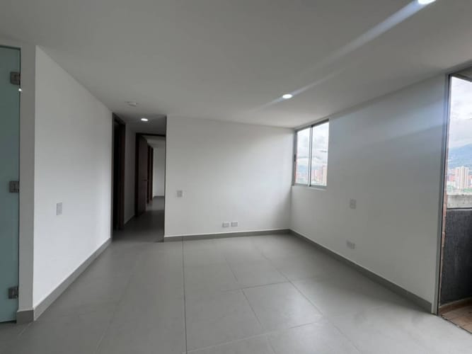 Apartamento de 2 alcobas en venta en Machado, Copacabana, 63 m² · foto 5 de 17
