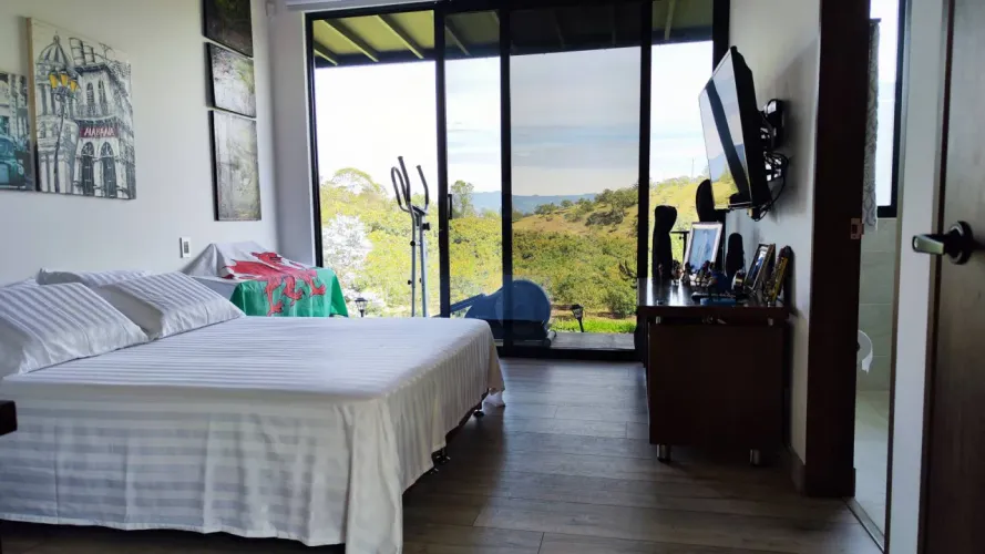 Casa de 4 alcobas en venta en Centro, Rionegro · foto 11 de 20