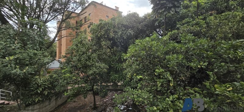 Casa de 10 alcobas en venta en Señorial, Envigado, 1650 m² · foto 2 de 21