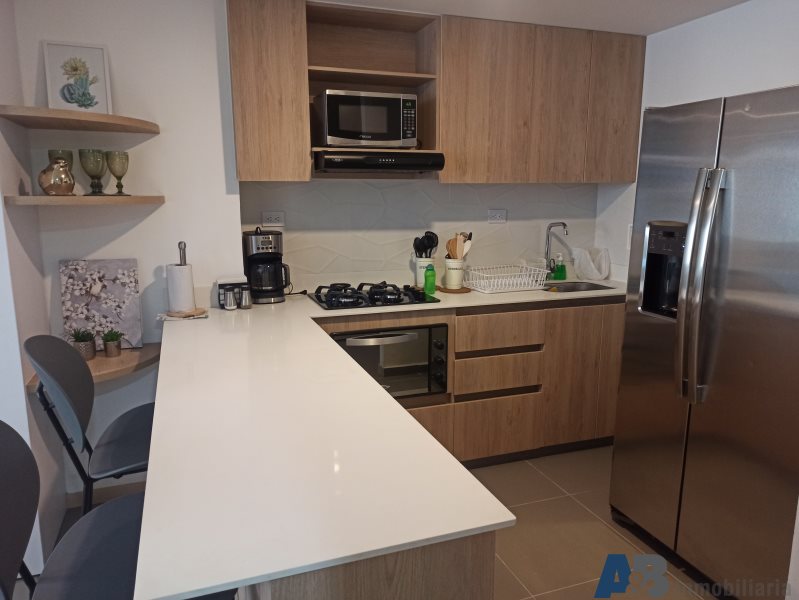 Apartamento en venta en El Poblado, Medellín · foto 4 de 19