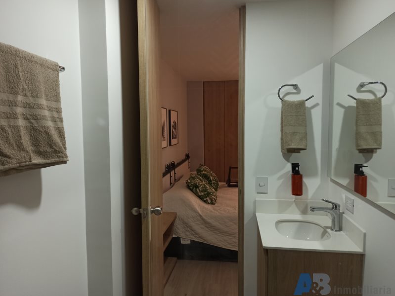 Apartamento en venta en El Poblado, Medellín · foto 7 de 19
