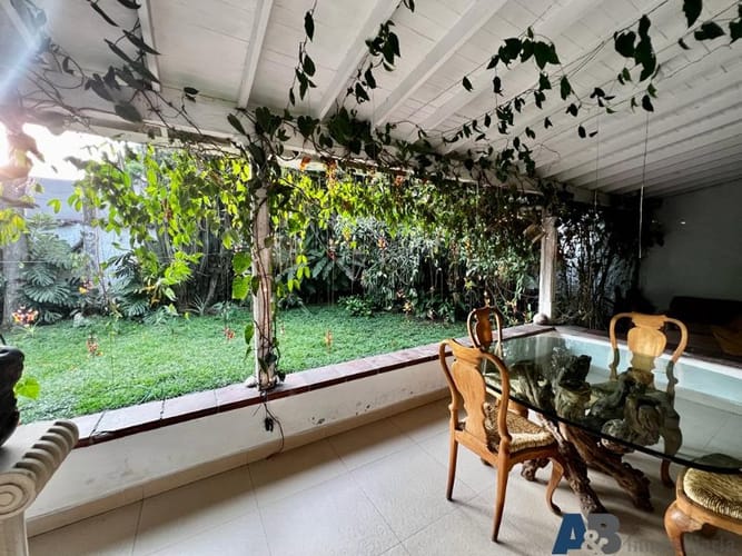 Casa de 5 alcobas en arriendo en La Aguacatala, Medellín, 500 m² · foto 2 de 15