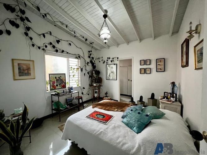 Casa de 5 alcobas en arriendo en La Aguacatala, Medellín, 500 m² · foto 12 de 15